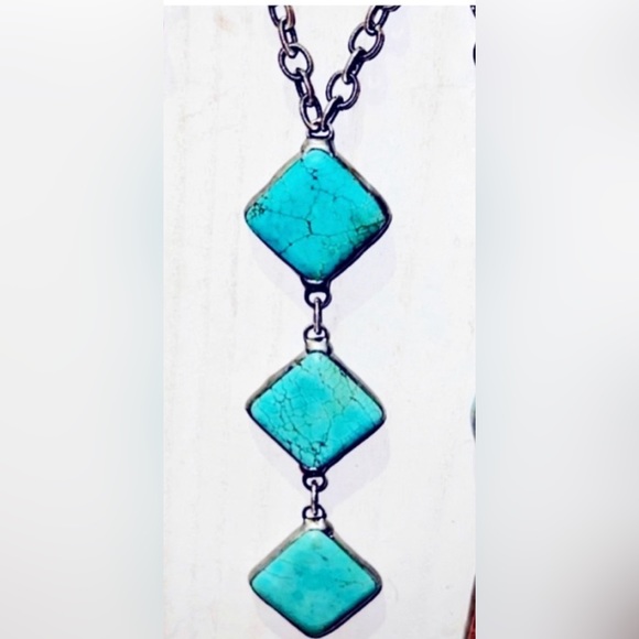 ✨HOST PICK✨ SOLD LOCALLY - Picture 3 of 4